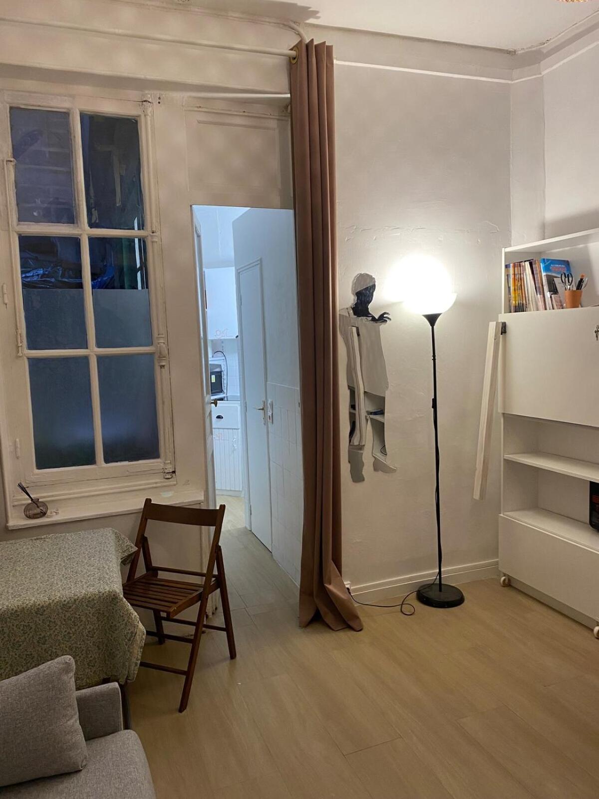 Loge, Facing Gare Du Nord * Paris